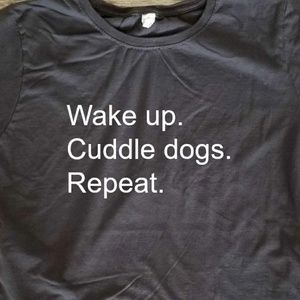 Wake Up. Cuddle Dogs. Repeat. Ladies Fittes Tshirt